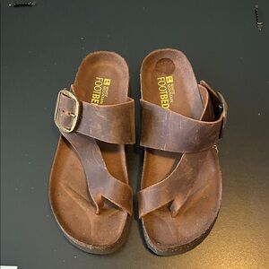 White Mountain Brown Leather Footbeds sandals